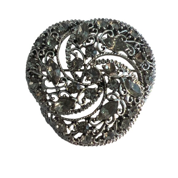 Vintage Silver Tone Swirl Floral Brooch Pin Rhinestones Filagree Open Work 2.25" - Picture 1 of 4